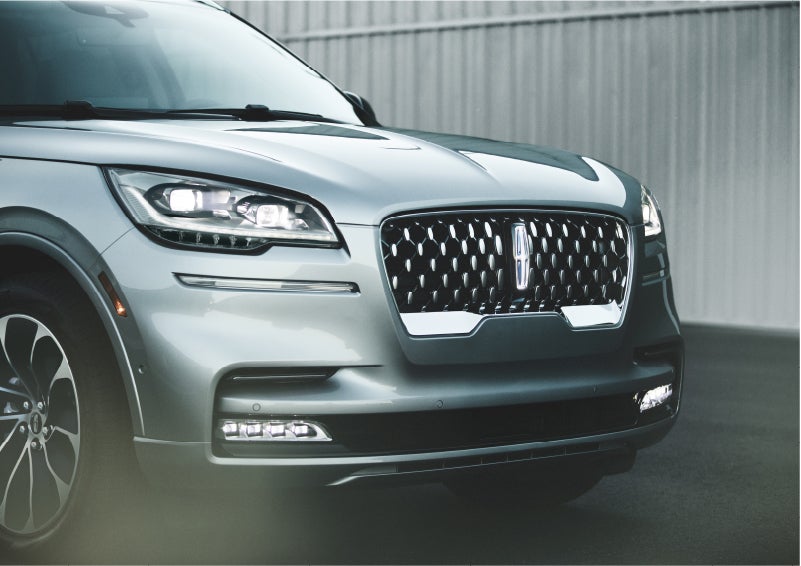 The available adaptive pixel LED headlamps of the 2023 Lincoln Aviator® SUV activated | Sheehy Lincoln of Richmond in Richmond VA