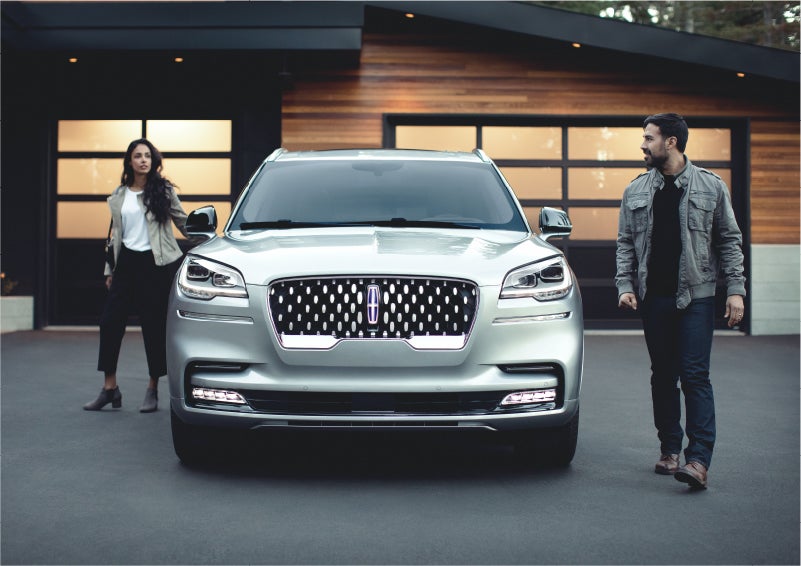 The sparkling grille of the 2023 Lincoln Aviator® Grand Touring model | Sheehy Lincoln of Richmond in Richmond VA