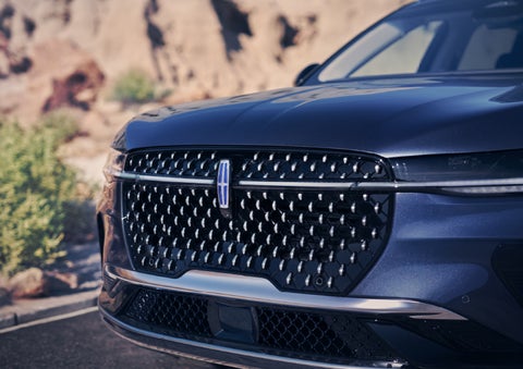 The stylish grille of a 2024 Lincoln Nautilus® SUV sparkles in the sunlight. | Sheehy Lincoln of Richmond in Richmond VA